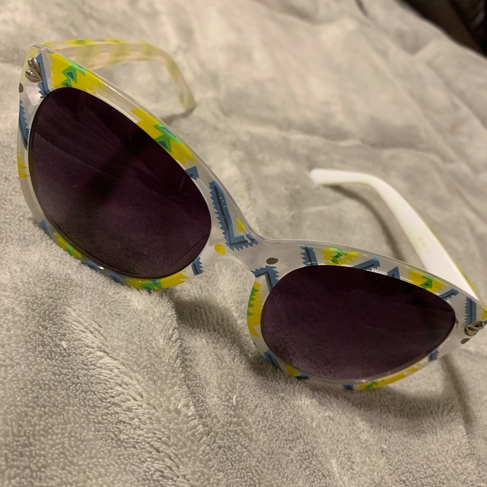 Woman sunglasses